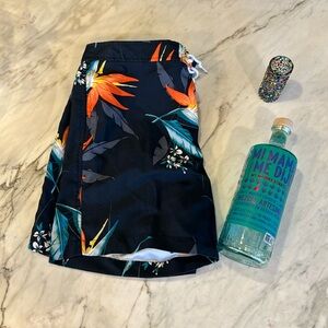 PENGUIN BIRDS OF PARADISE SWIM TRUNKS SIZE 33